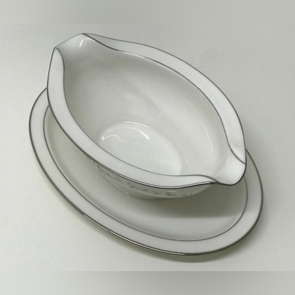 Vintage NORITAKE IVORY CHINA Japan Heather 7548 Platinum Silver Trim Gravy Boat - Picture 1 of 10